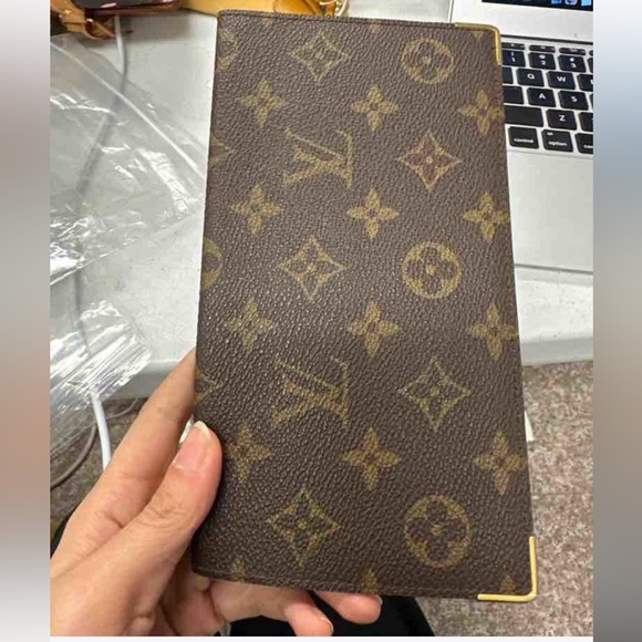 LV Preloved Money Holder IPhone Agenda Holder/Credit Card/Wallet - Picture 4 of 7